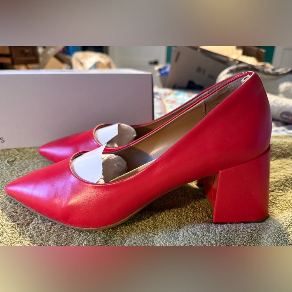 AEROSOLES RED block heel pumps Size 10